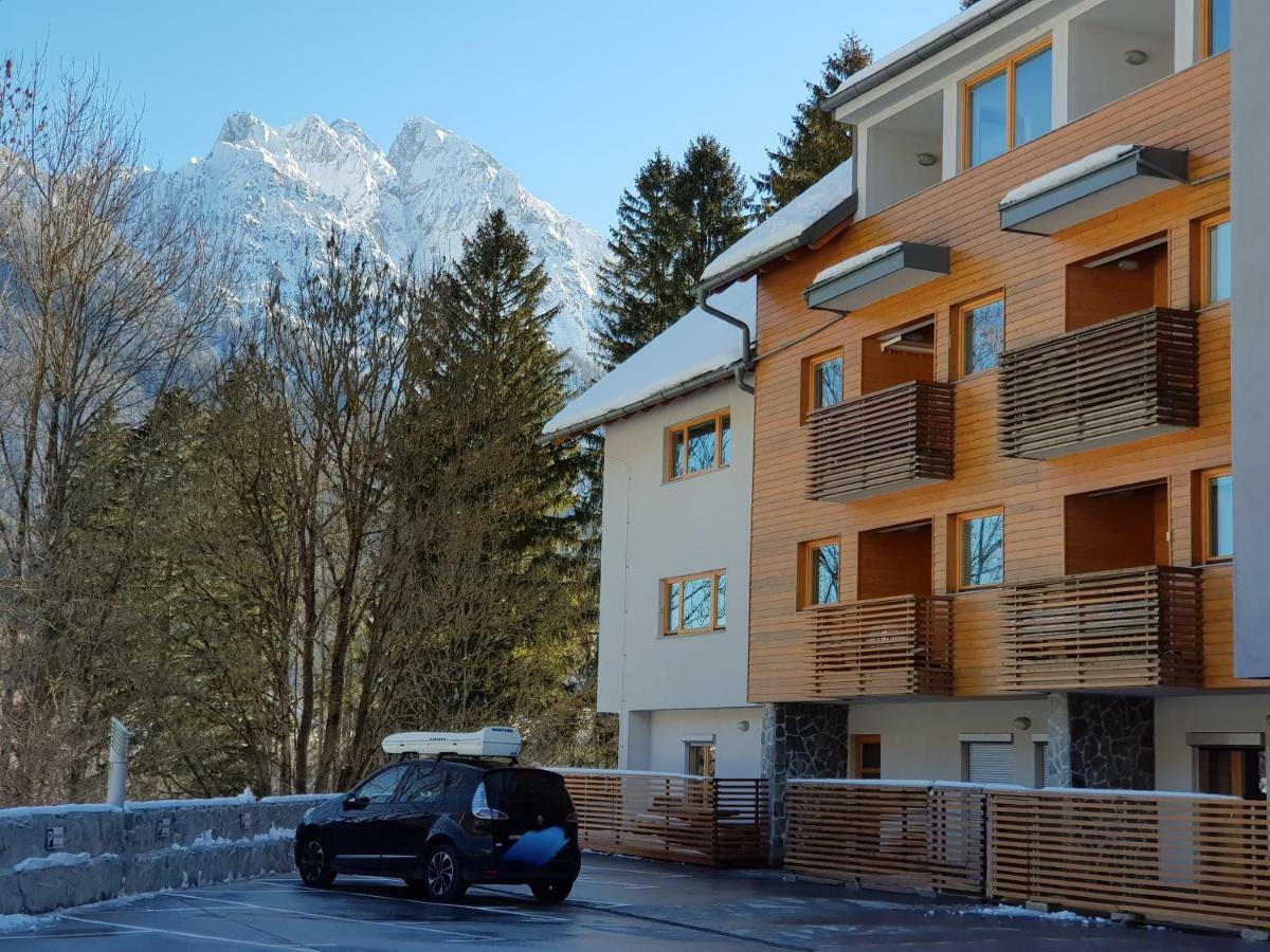 Апартаменты Yellow Apartma Краньска Гора Экстерьер фото
